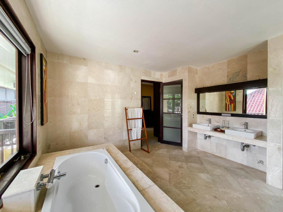 Cometa Villas Seminyak by Premier Hospitality Asia Bagian luar foto