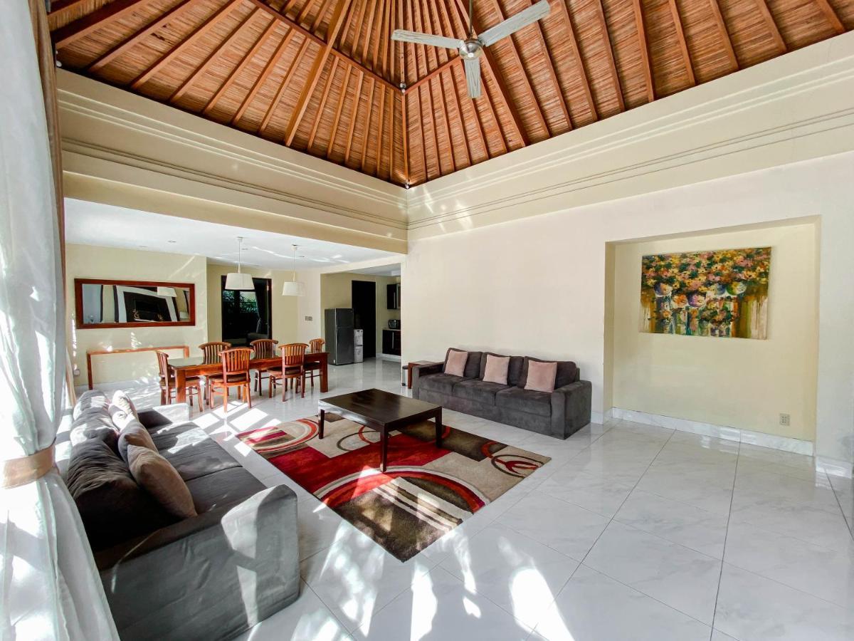 Cometa Villas Seminyak by Premier Hospitality Asia Bagian luar foto