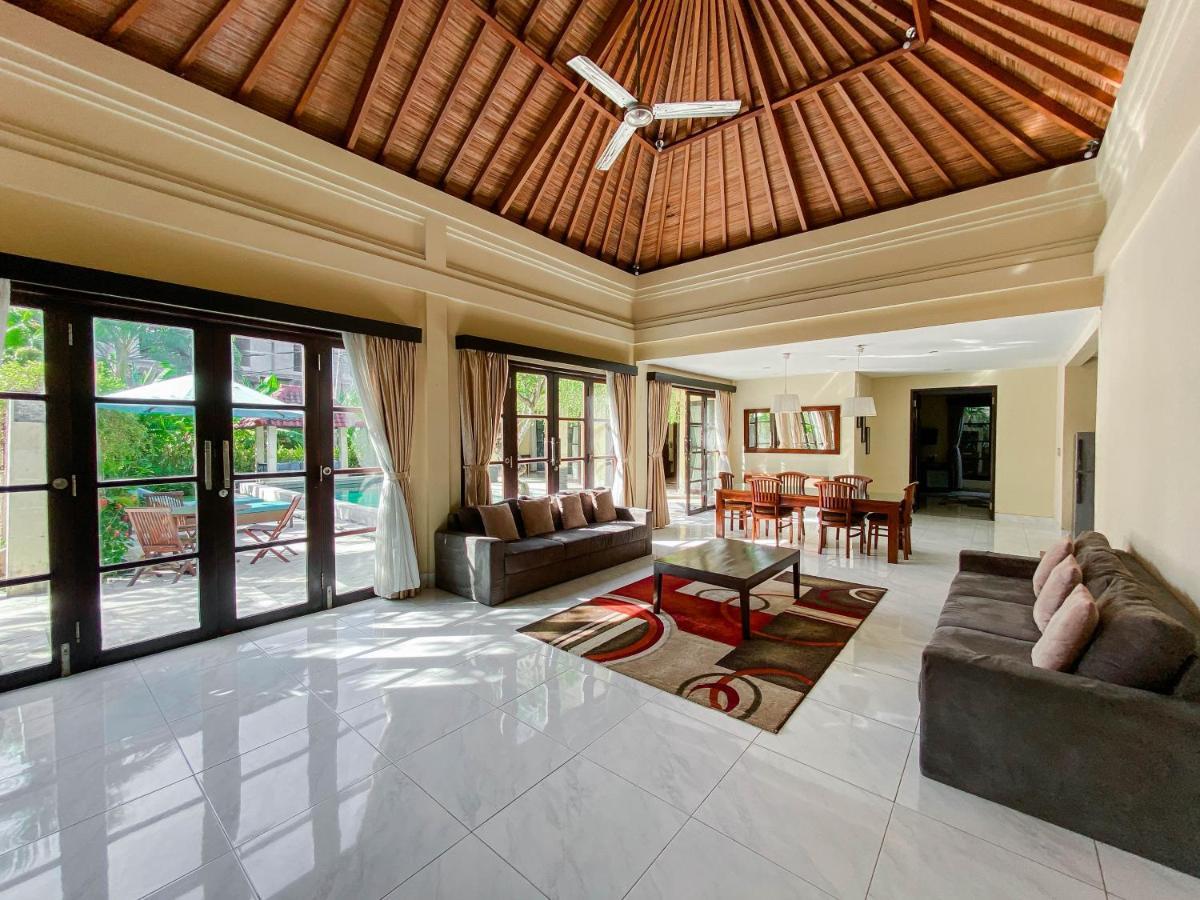 Cometa Villas Seminyak by Premier Hospitality Asia Bagian luar foto