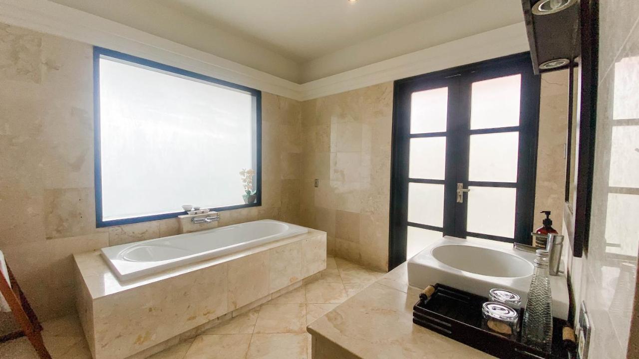 Cometa Villas Seminyak by Premier Hospitality Asia Bagian luar foto